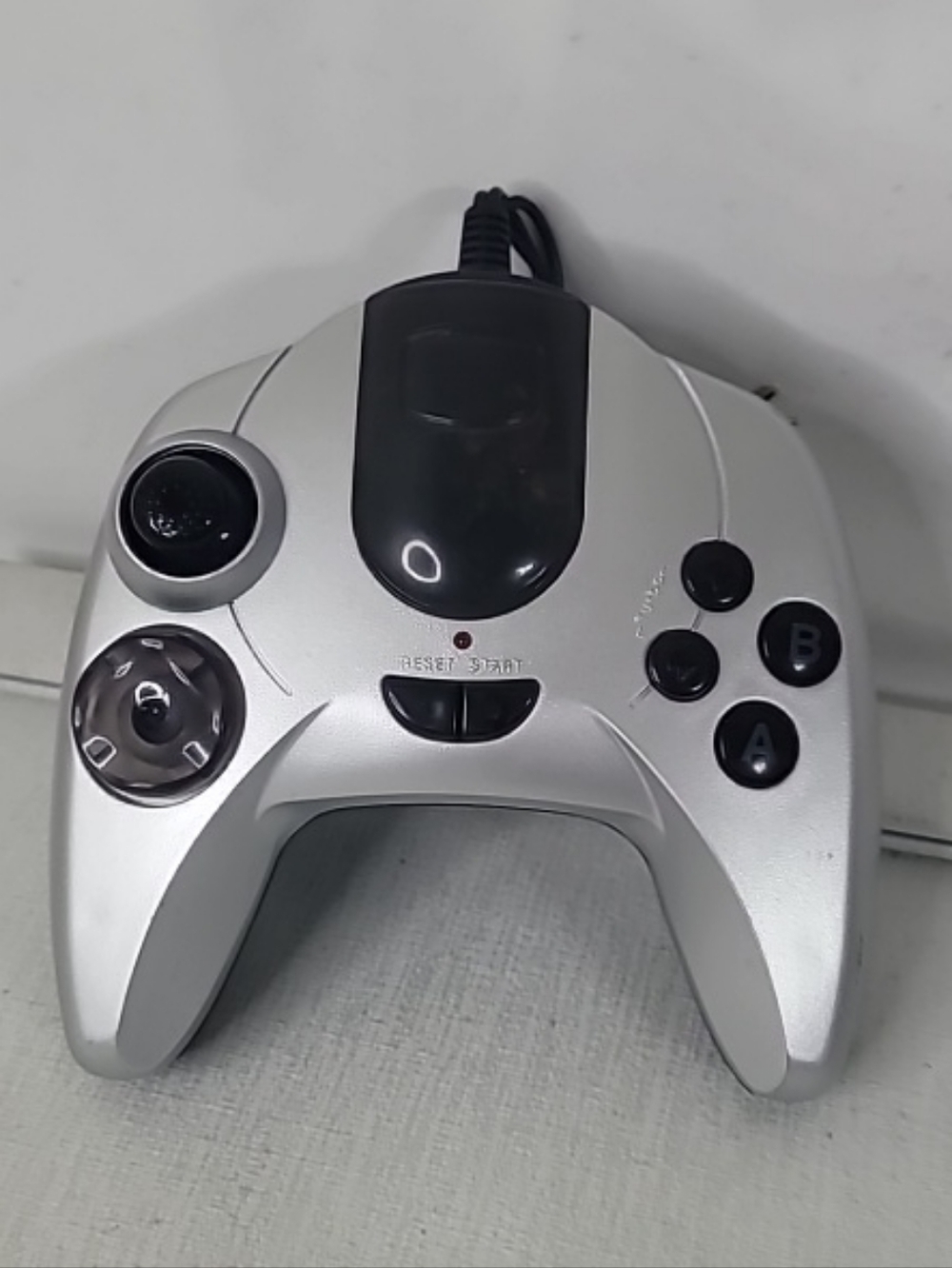 TV Mega Max Plug N Play Video Game Controller  NS860XP 30 Retro Games Silver